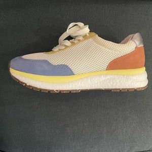 OTBT MULTI COLORED SNEAKERS NIB SIZE 9